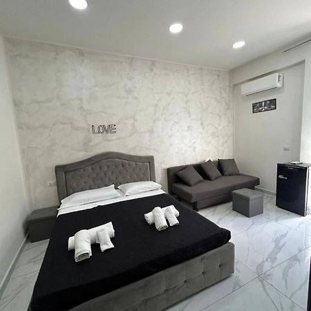 Апартаменты Terrazza Luxury Valentino Неаполь Экстерьер фото